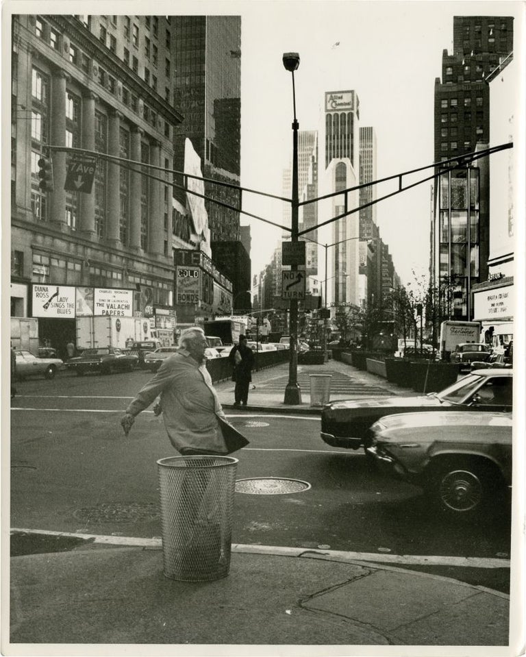 [Book #135907] Trafic [Traffic]. Jacques Tati, John Kender, starring director, photographer.