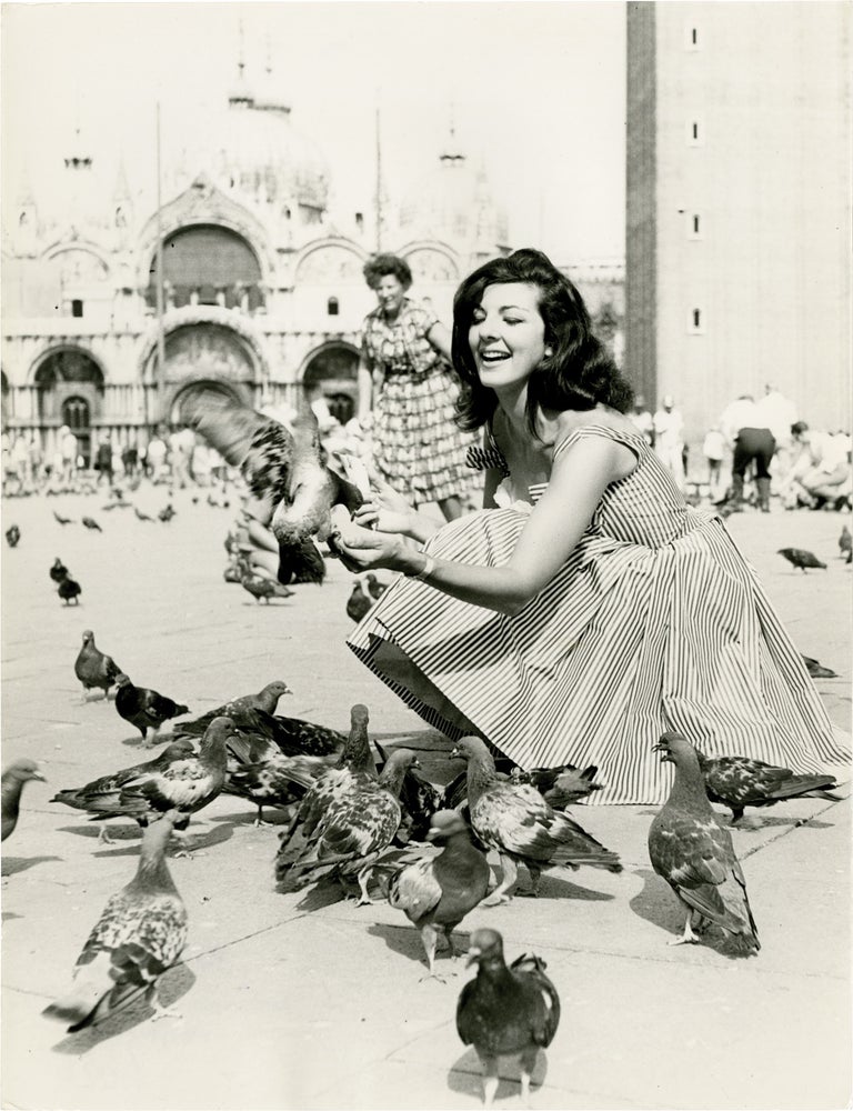 Archive of 80 original photographs of opera star Anna Moffo