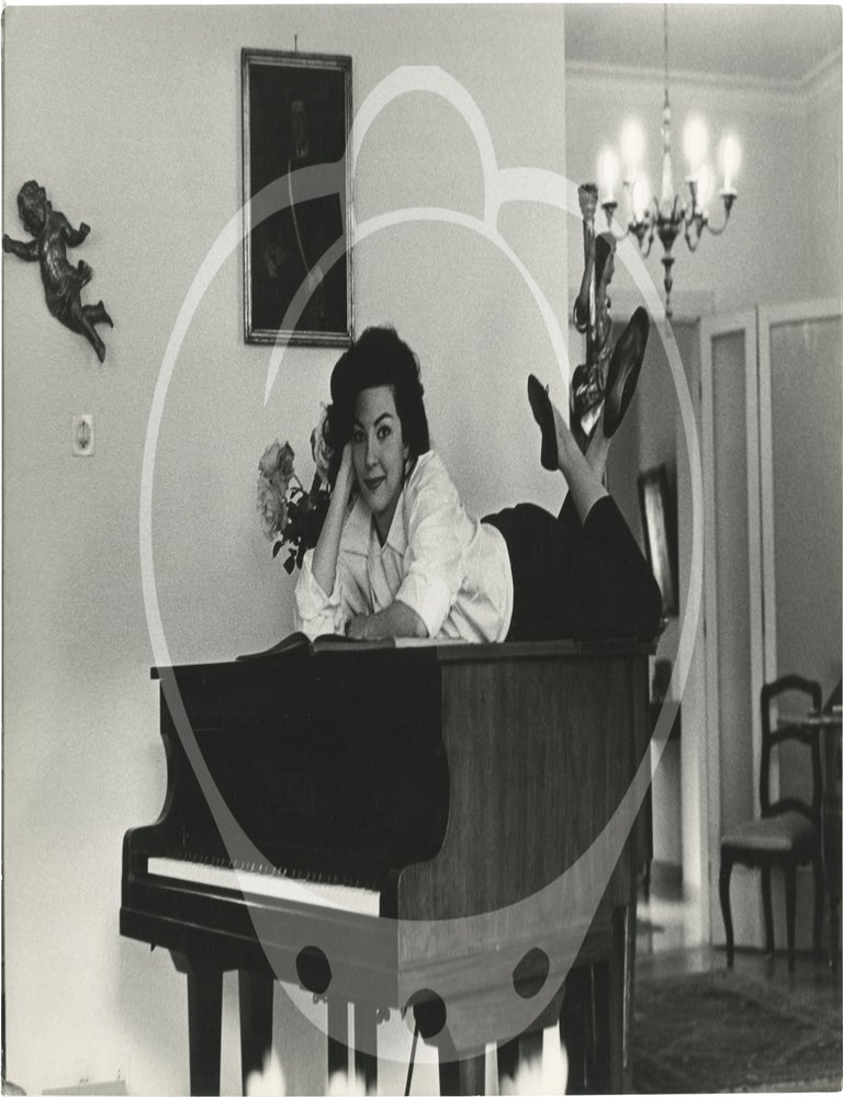 Archive of 80 original photographs of opera star Anna Moffo