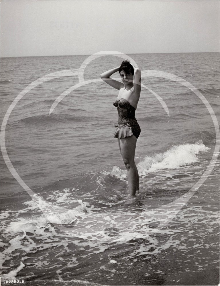 Archive of 80 original photographs of opera star Anna Moffo