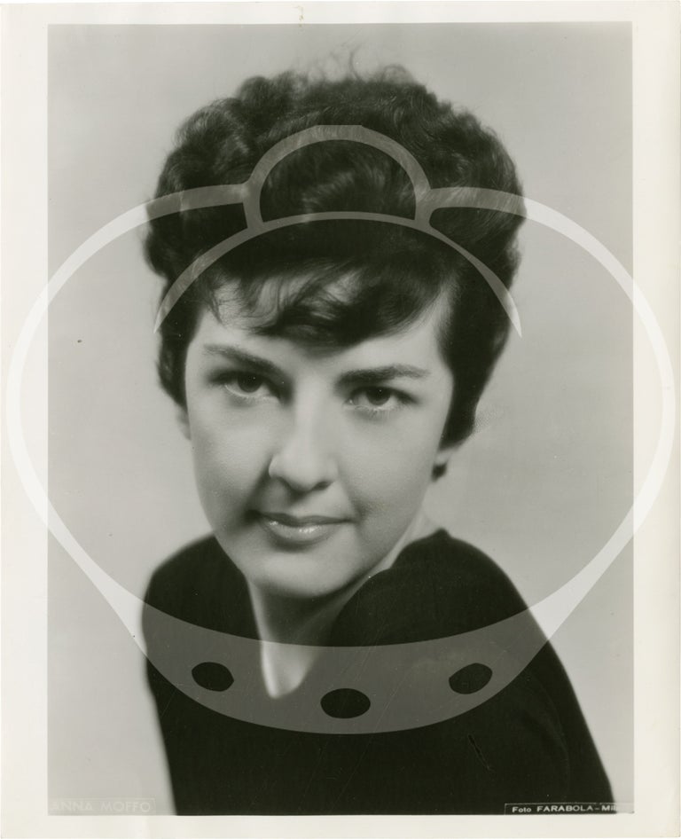Archive of six original photographs of opera star Anna Moffo