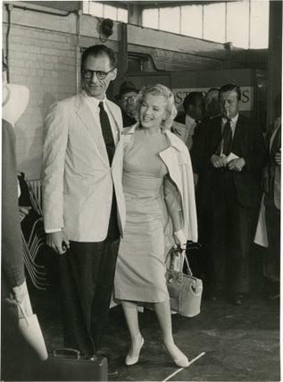 Book #141352] Original photograph of Marilyn Monroe and Arthur Miller. Arthur Miller Marilyn...