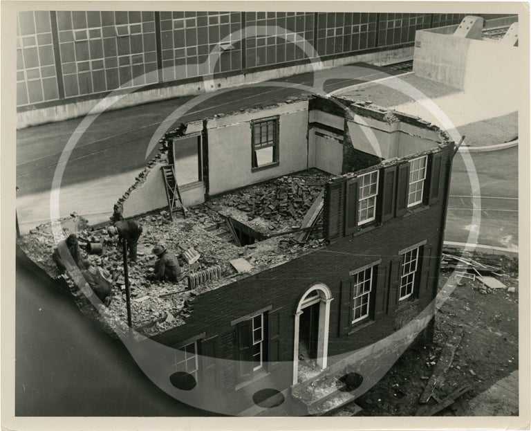 Archive of 15 photographs documenting the moving of Heinz House