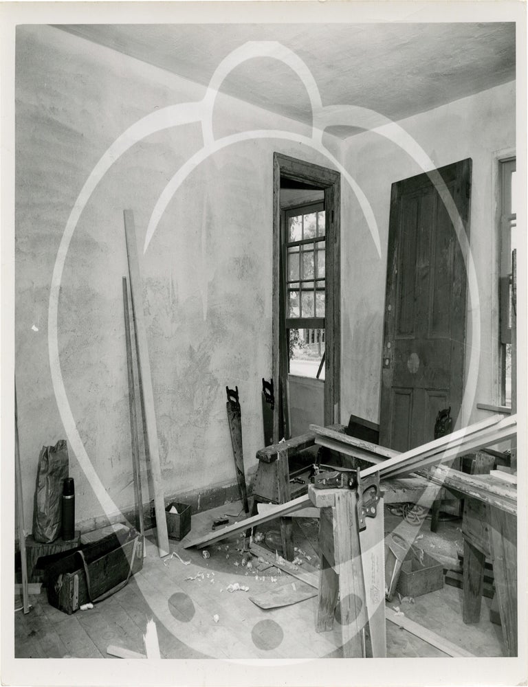 Archive of 15 photographs documenting the moving of Heinz House