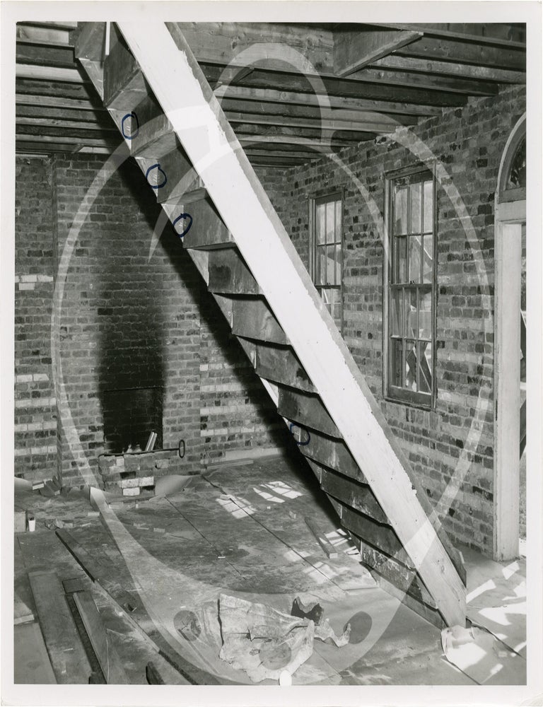 Archive of 15 photographs documenting the moving of Heinz House