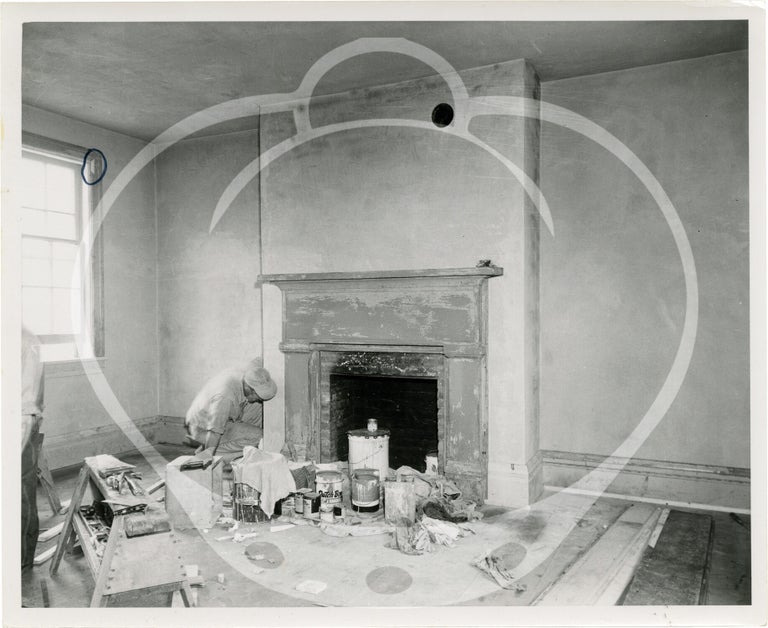 Archive of 15 photographs documenting the moving of Heinz House
