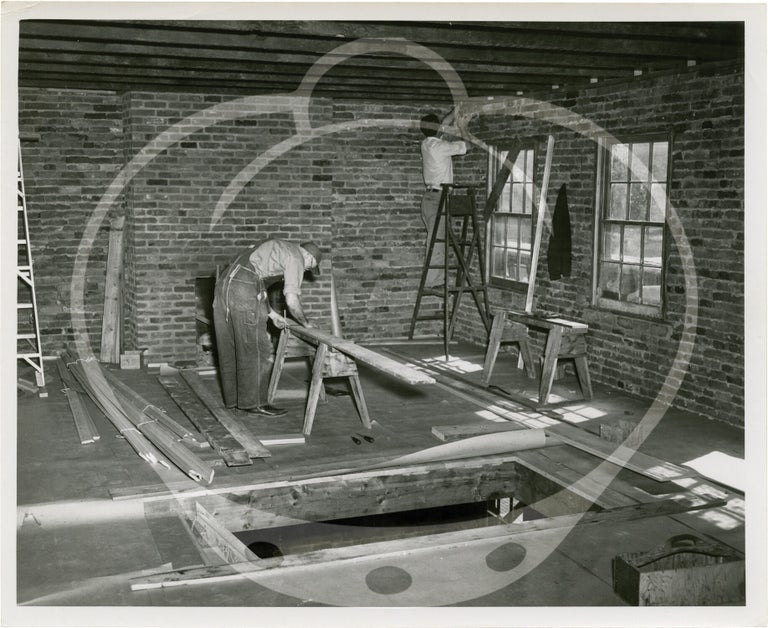 Archive of 15 photographs documenting the moving of Heinz House