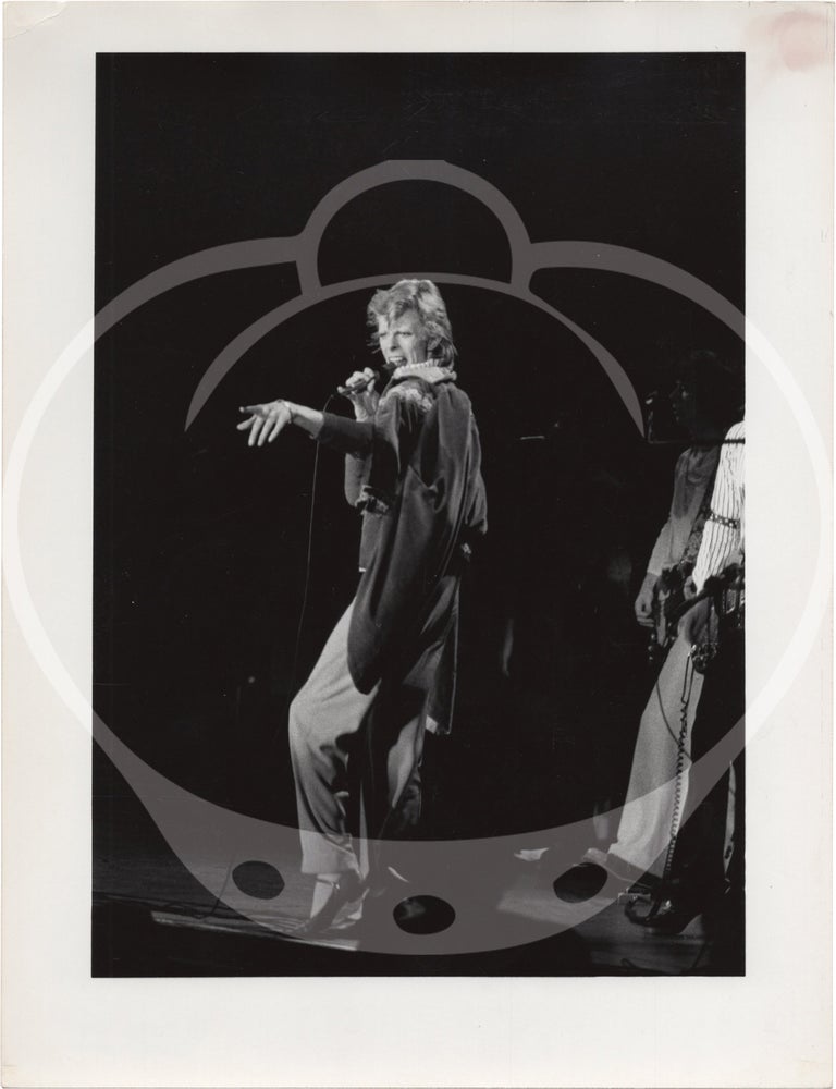 Sixteen original photographs of David Bowie on the Diamond Dogs tour, 1974