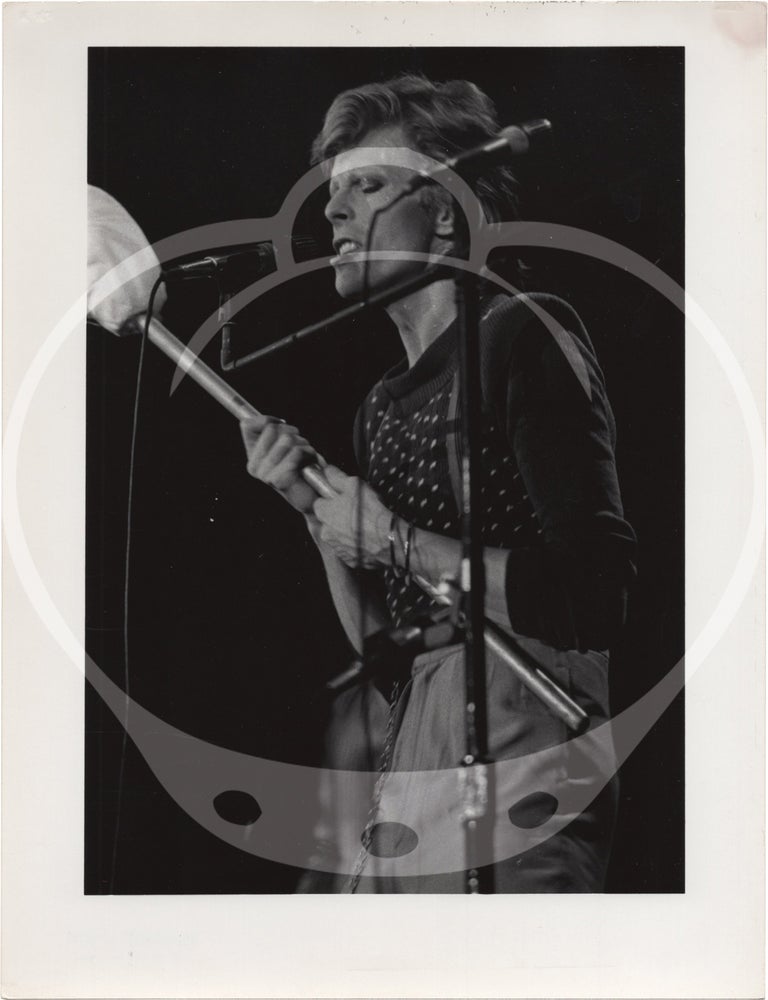Sixteen original photographs of David Bowie on the Diamond Dogs tour, 1974