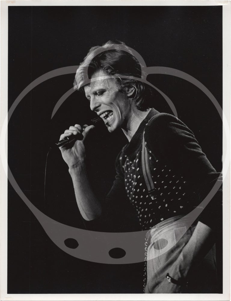 Sixteen original photographs of David Bowie on the Diamond Dogs tour, 1974