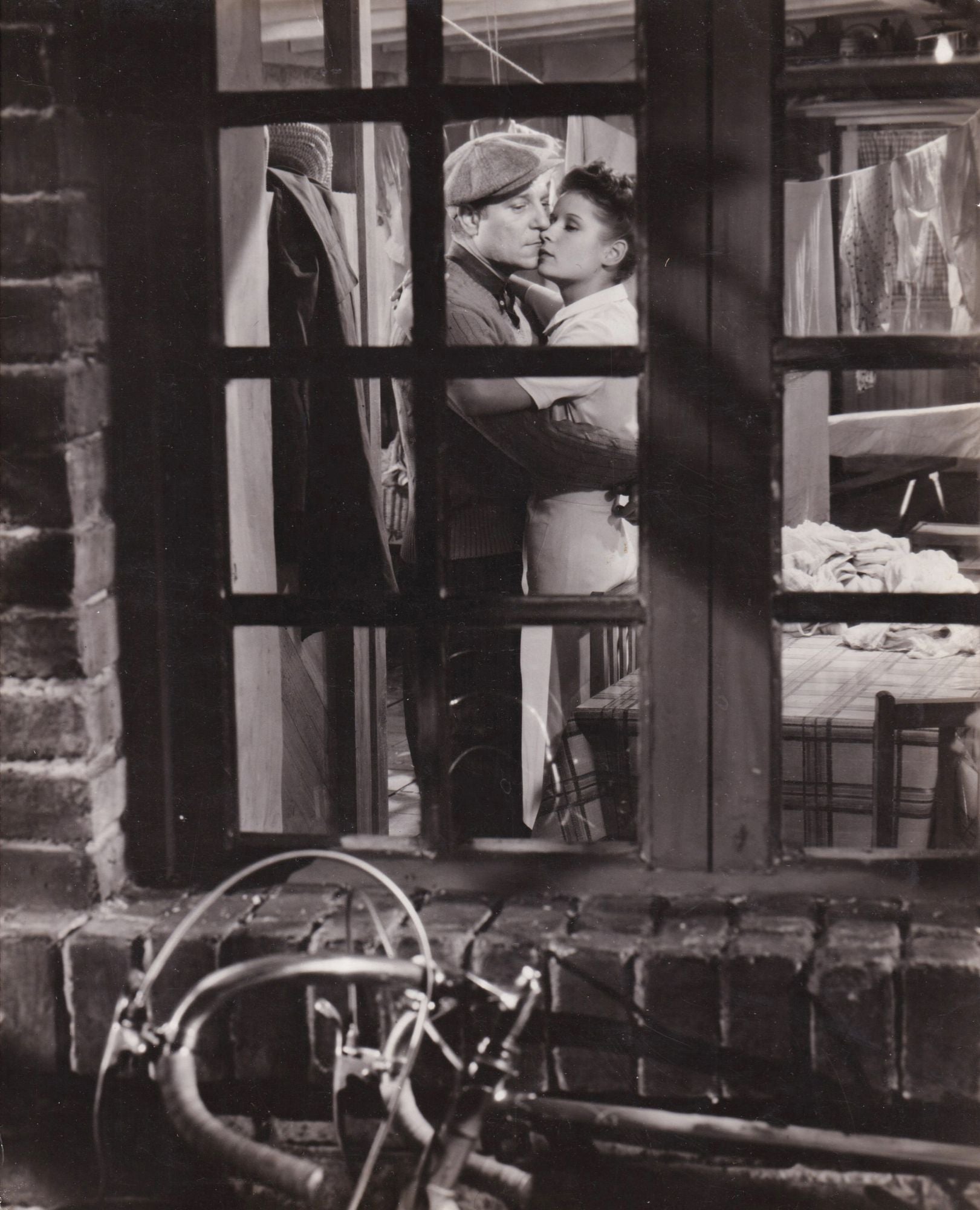 Le Jour Se Leve (1939) - Photo Gallery - IMDb