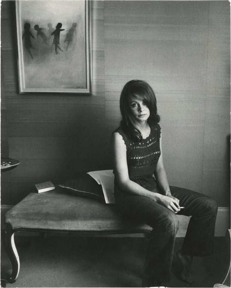 [Book #150270] Original portrait photograph of Sarah Miles, circa 1960s. Sarah Miles, Horst Tappe, subject, photographer.