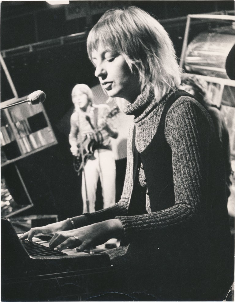 [Book #151655] Original photograph of Christine McVie, circa 1970s. Fleetwood Mac, Christine McVie, Chris Walter, subject, photographer.