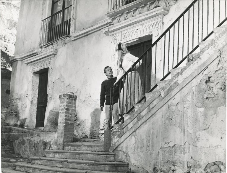 Book #152112] Viva Maria! (Three original photographs taken on the set of the 1965 film). Jeanne...