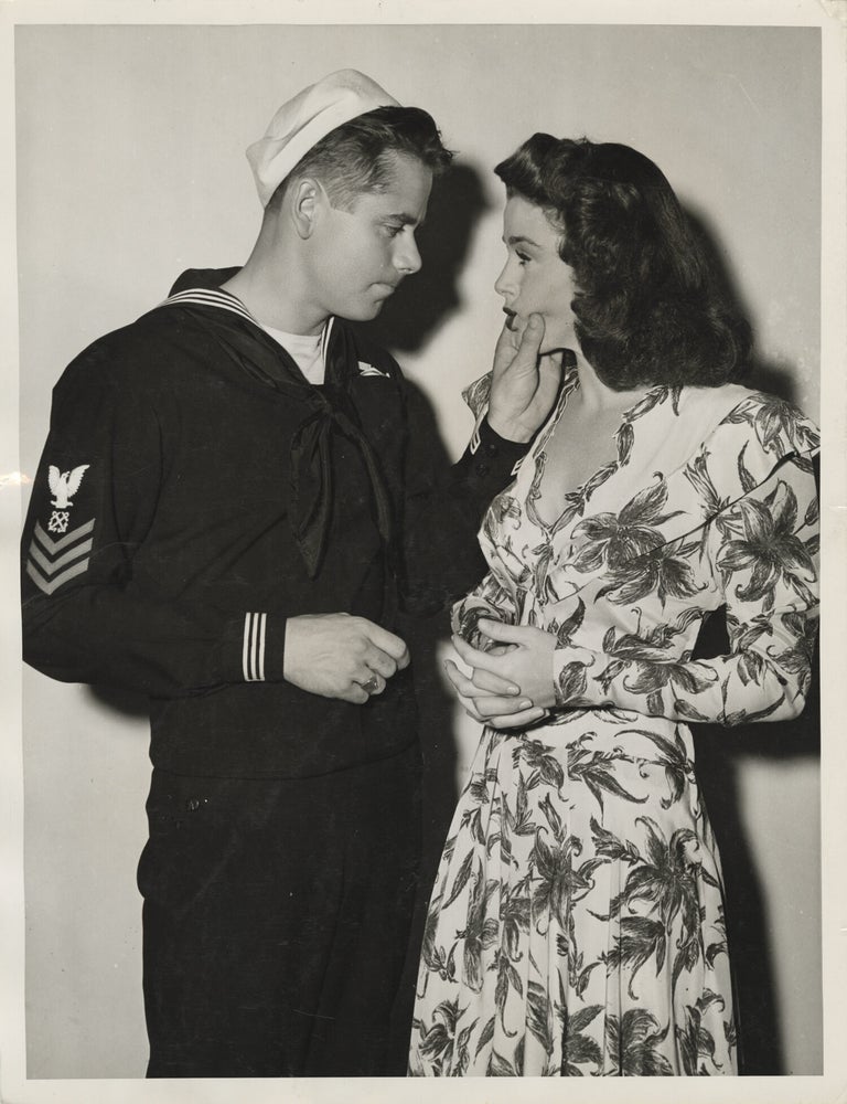 Destroyer (Original press photograph of Glenn Ford and Marguerite Chapman from the 1943 film