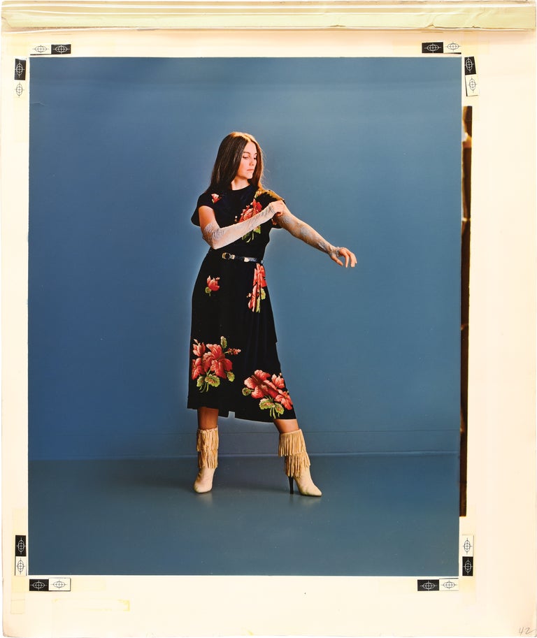 [Book #153147] Original oversize full color photograph of Emmylou Harris from her 1981 album "Evangeline" Photography, Emmylou Harris, Olivier Ferrand, subject, photographer, Album artwork.