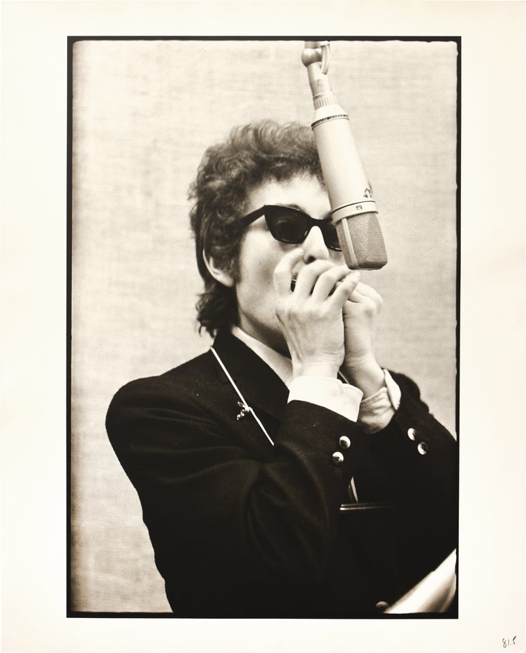 [Book #153178] Original oversize photograph of Bob Dylan used for the cover of the 1991 release Bootleg Series, Volume 1-3. Photography, Don Hunstein Bob Dylan, subject, photographer, Album artwork.