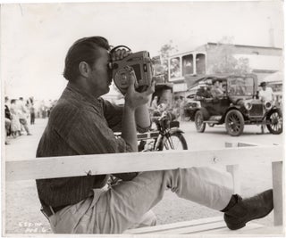 Book #156027] The Sundowners (Original photograph of Robert Mitchum on the set of the 1960 film)....