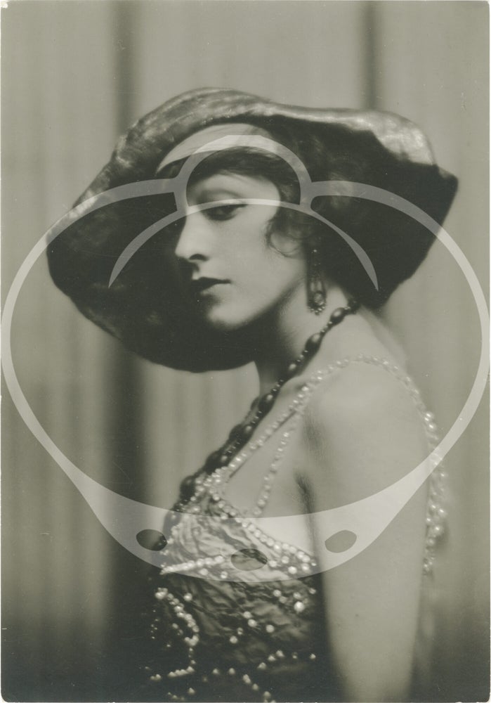 Collected archives of 40 original photographs of The Dolly Sisters, circa 1910s-1920s