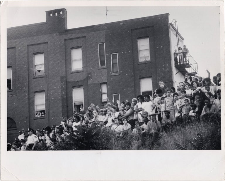 [Book #156693] Original photograph of crowds waving to Robert Kennedy along the campaign route in June 1968. Robert Kennedy, Bill Eppridge, photographer.