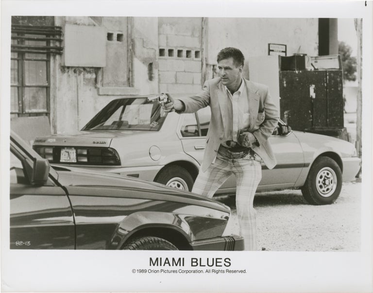[Book #157884] Miami Blues. George Armitage, Charles Willeford, Fred Ward Alec Baldwin, Jennifer Jason Leigh, screenwriter director, novel, starring.