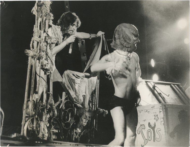 [Book #158991] Original photograph of Alice Cooper in concert at the Pavillon de Paris on September 16, 1975. Alice Cooper, Francois Loçhon, subject, photographer.