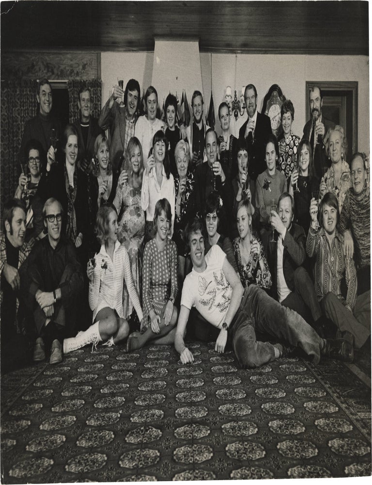 Cries and Whispers [Viskningar och rop] (Original oversize double weight photograph of cast and...